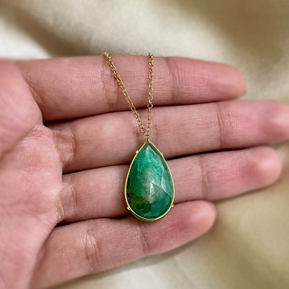 Gargantilha Com Esmeralda Gota em Ouro Amarelo 18K-750