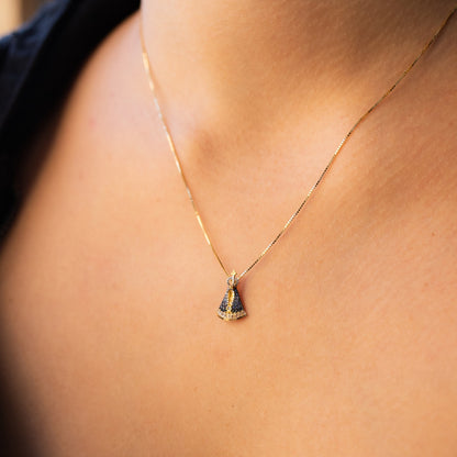 Pingente Nossa Senhora Aparecida em Ouro Amarelo 18K, zircônias degradê