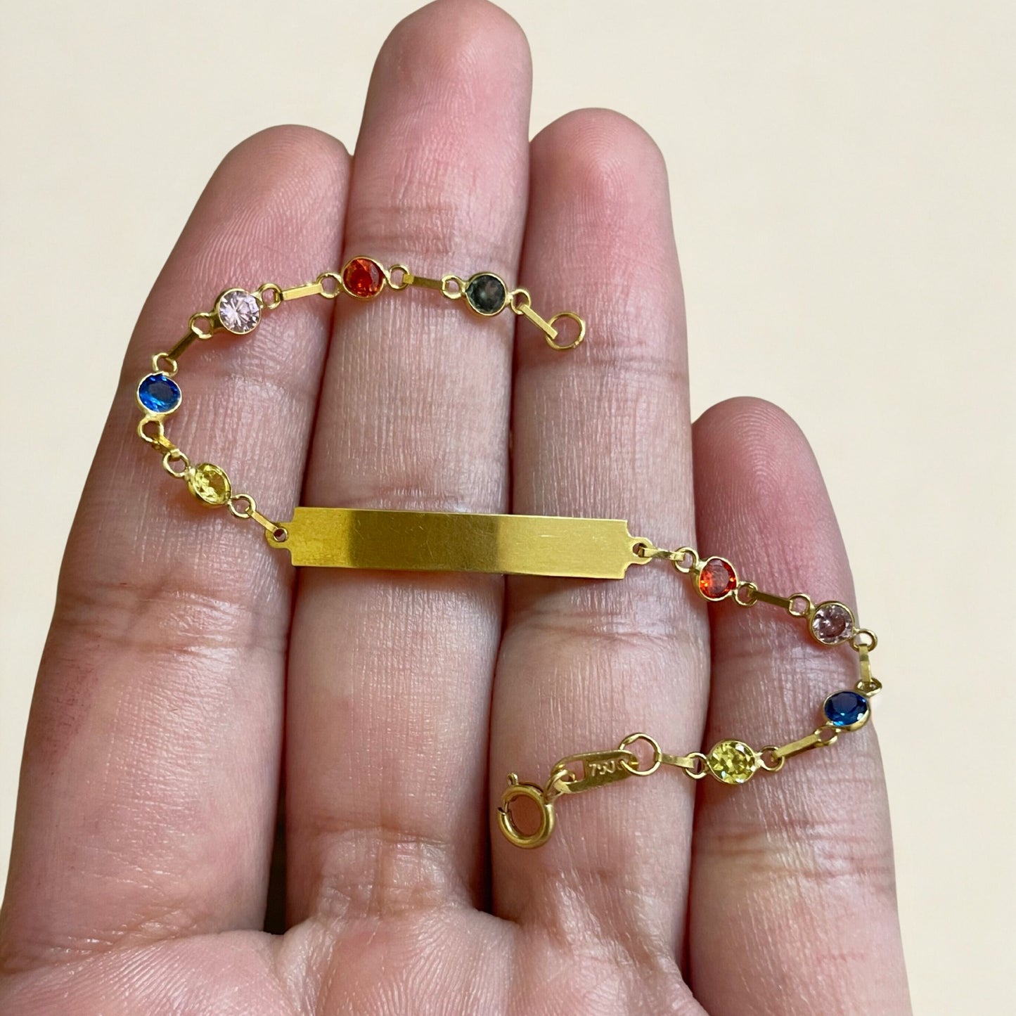 Pulseira Infantil Chapa com Zircônias Coloridas em Ouro Amarelo 18K-750
