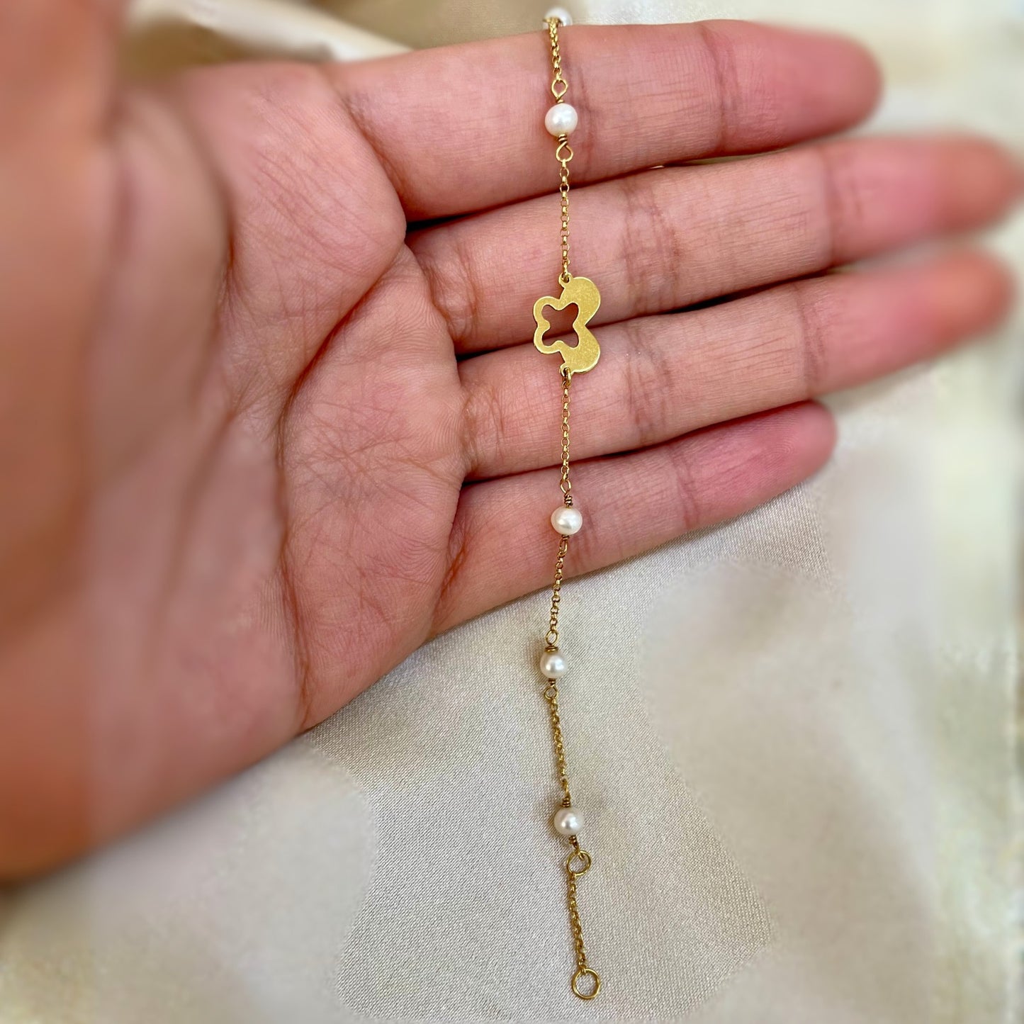 Pulseira em Ouro Amarelo 18k com Pérolas e Borboleta Vazada - 16,5cm
