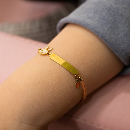 Pulseira em Ouro 18K infantil com Coelho em Resina, chapinha e Algodão
