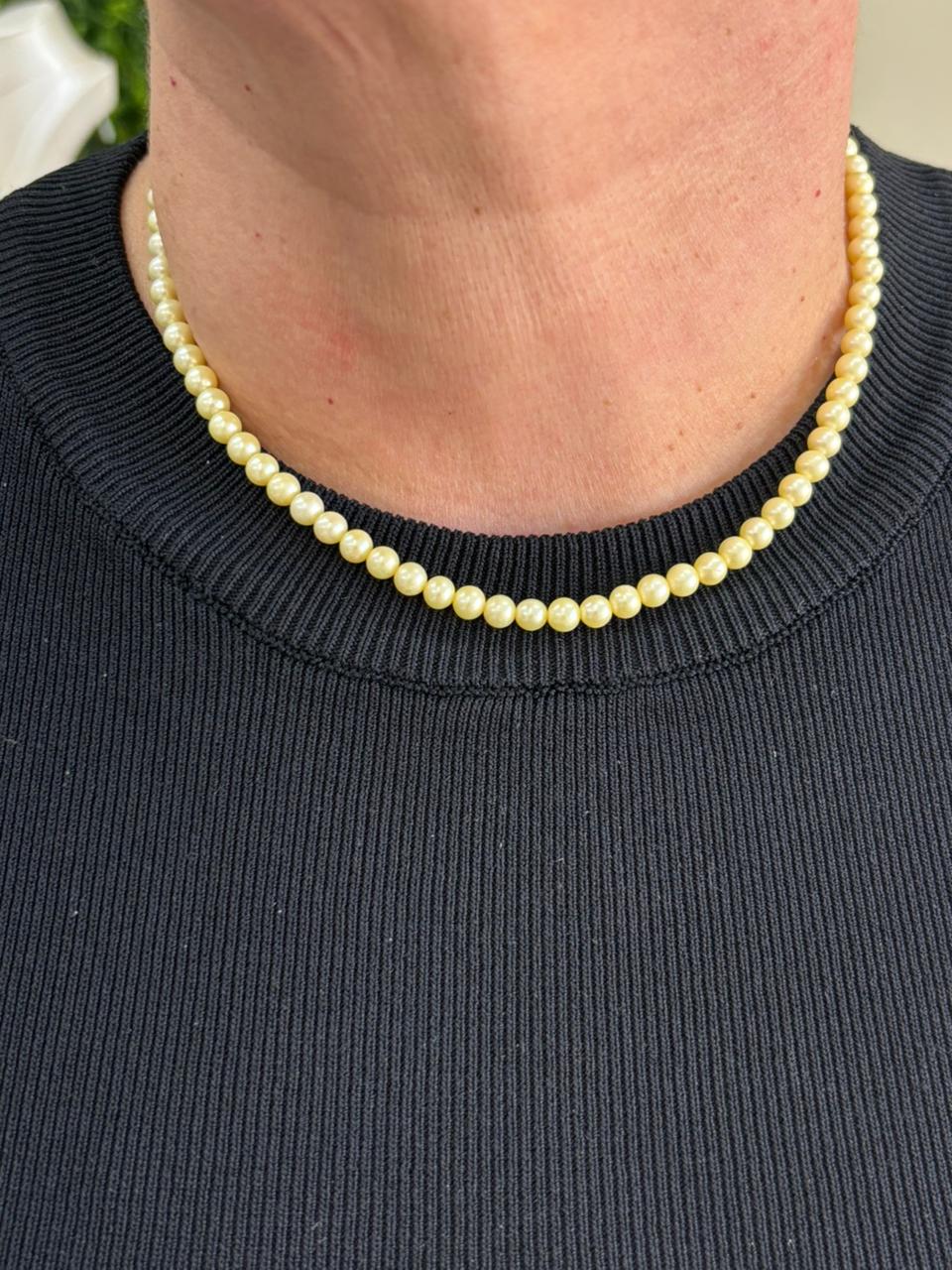 Colar de pérolas naturais com 42 cm em Ouro Amarelo 18K-750