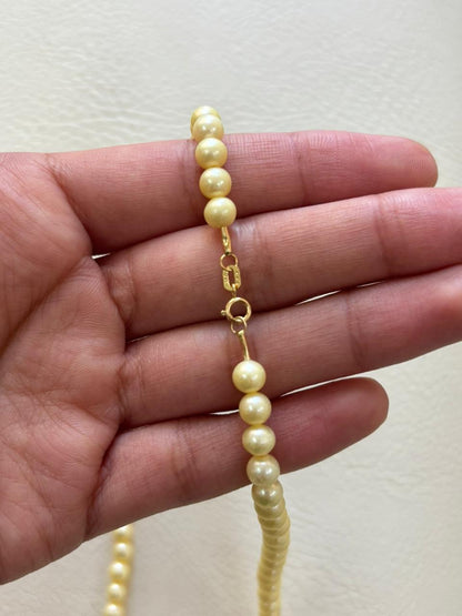 Colar de pérolas naturais com 42 cm em Ouro Amarelo 18K-750