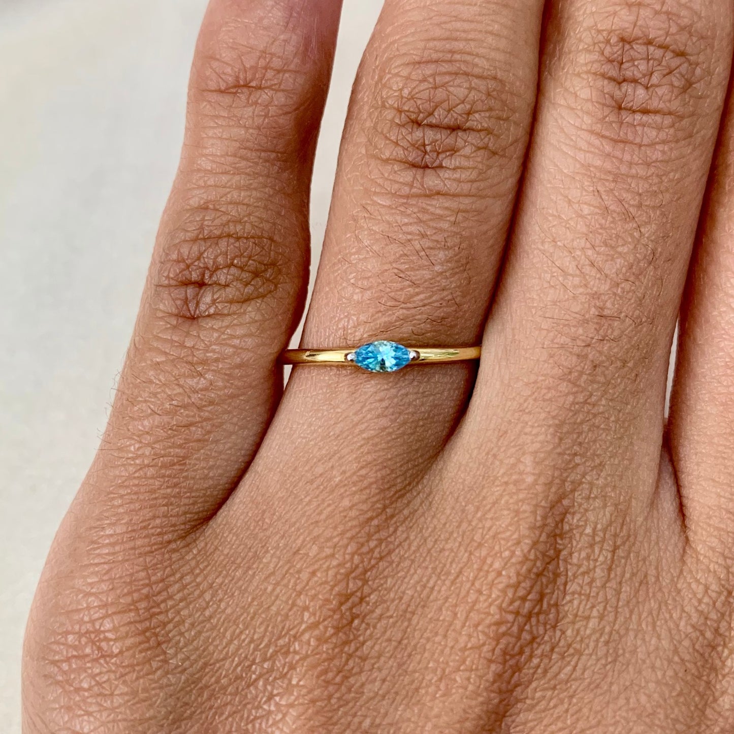 Anel Topázio Azul Coleção Doze Essências em Ouro Amarelo 18K-750