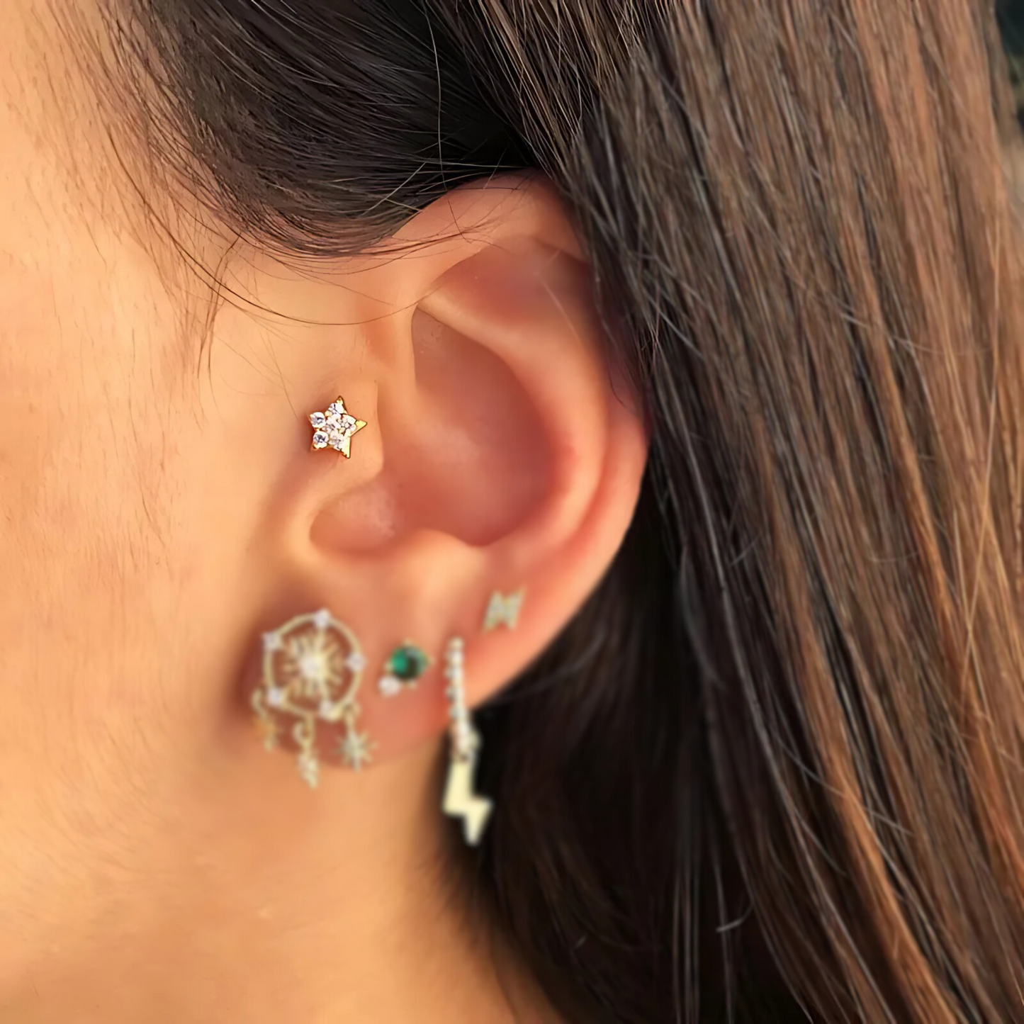 Piercing em Ouro Amarelo 18k para orelha – Estrela com zirconias brancas