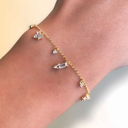 Pulseira Divine com Topázios Brancos em Ouro Amarelo 18K-750