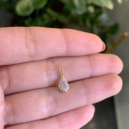 Pingente Ponto de Luz Gota em Ouro Amarelo 18k, com zircônia