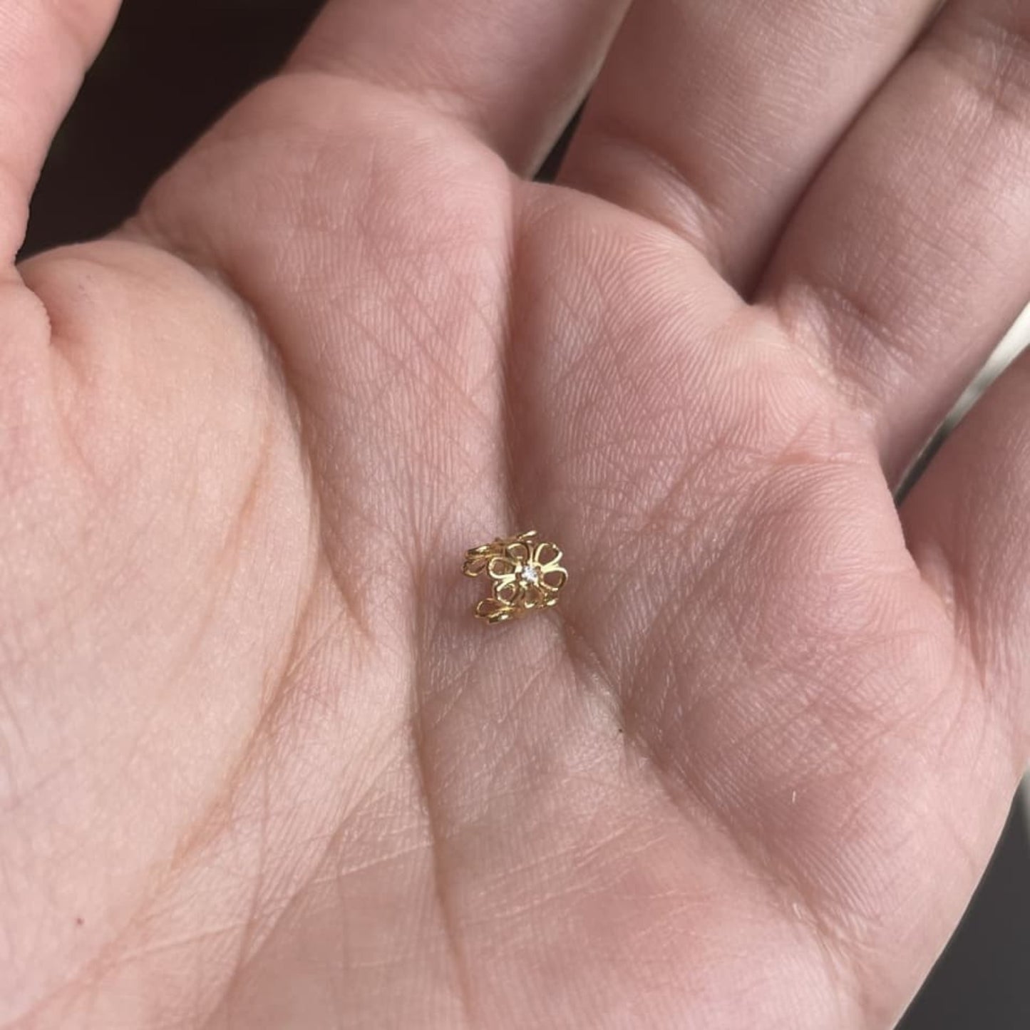Pingente Separador Flores em Ouro 18k-750, com zircônias