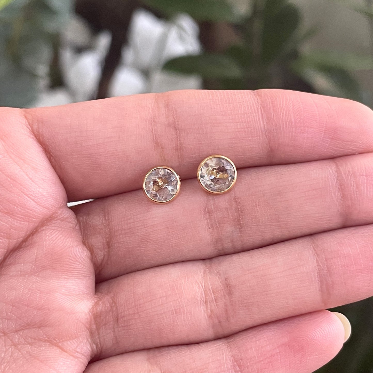 Brinco Celeste em Ouro Amarelo 18K, com topázios sky
