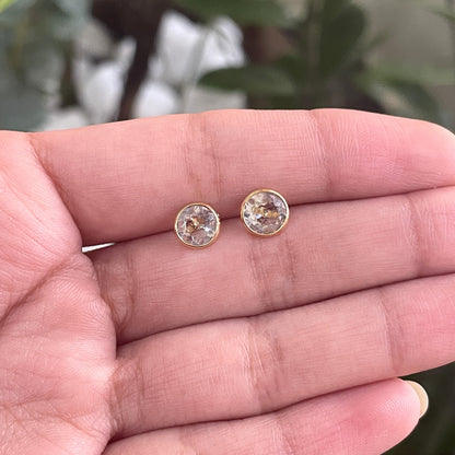 Brinco Celeste em Ouro Amarelo 18K, com topázios sky