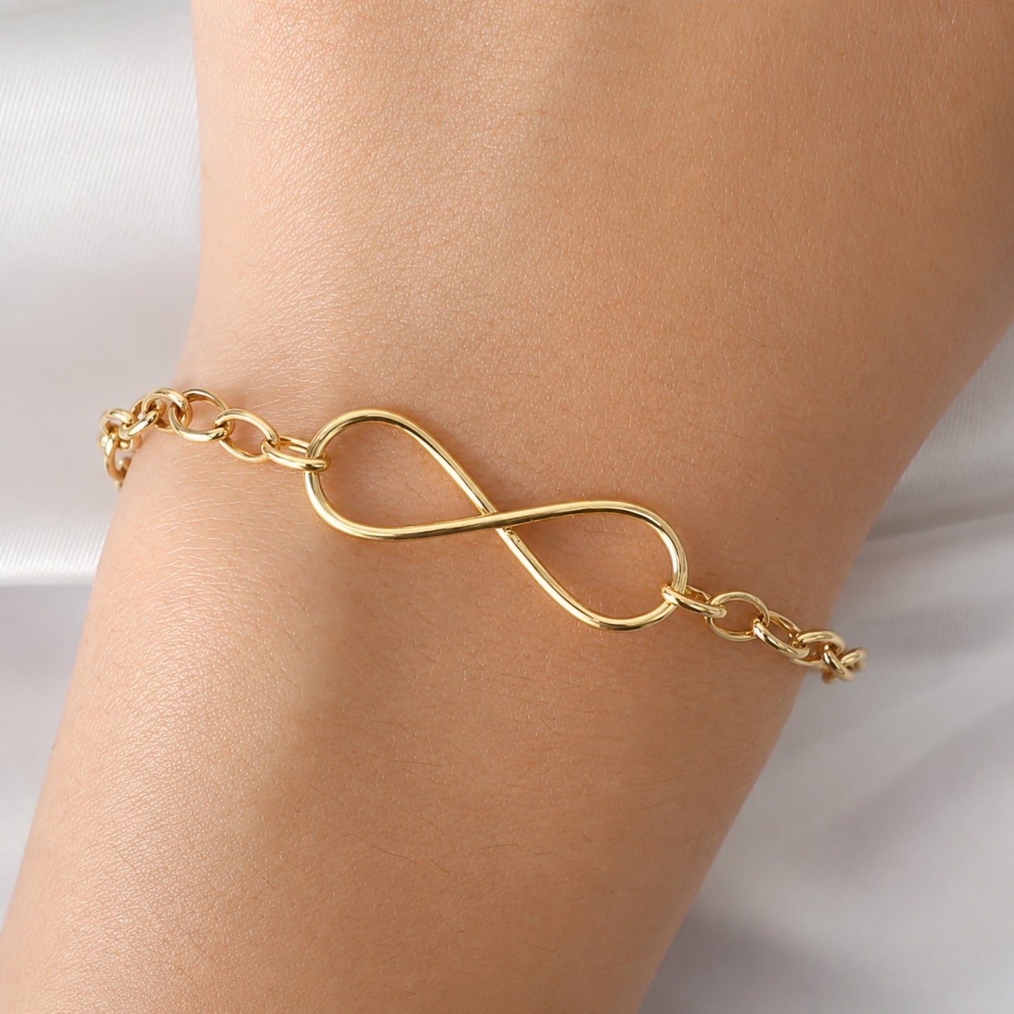 Pulseira Infinito em Ouro Amarelo 18K