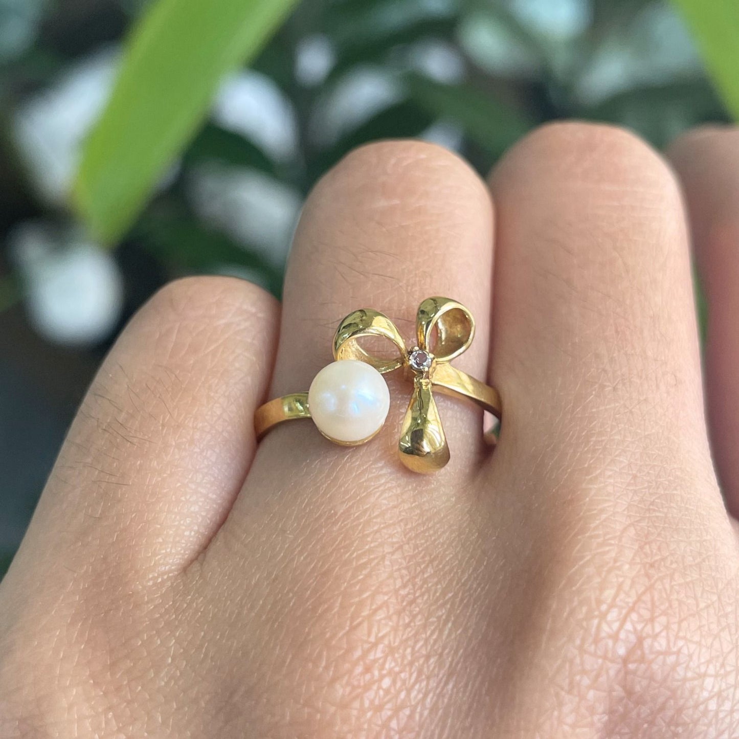 Anel Laço em Ouro Amarelo 18K-com Pérola e brilhante