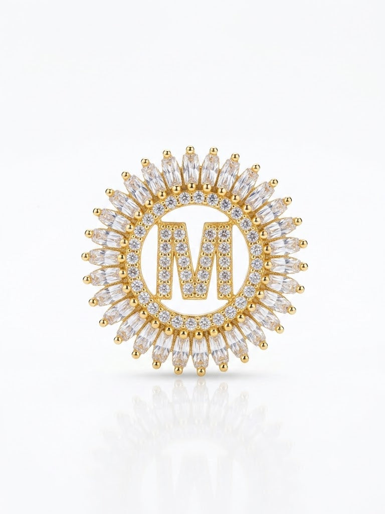 Pingente Mandala com Letra M em Ouro amarelo 18K, Com Zircônias