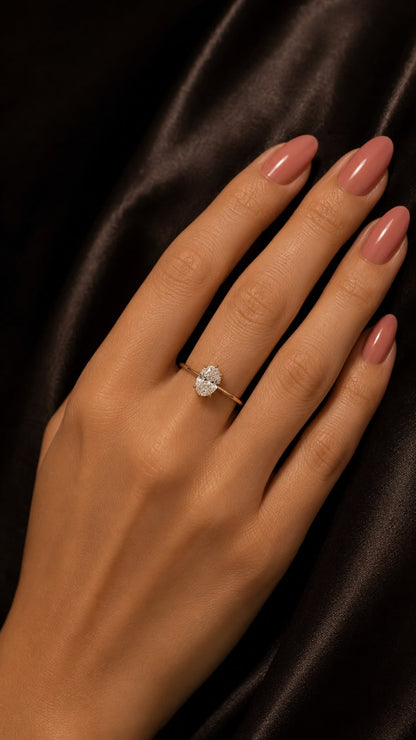 Anel Georgina com moissanite oval