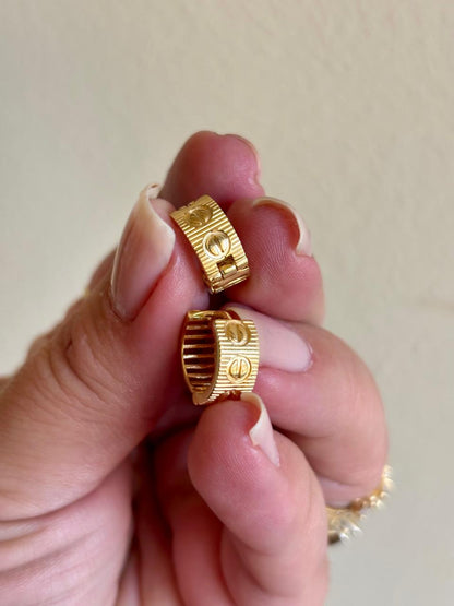 Brinco Argola Dinastia em ouro amarelo