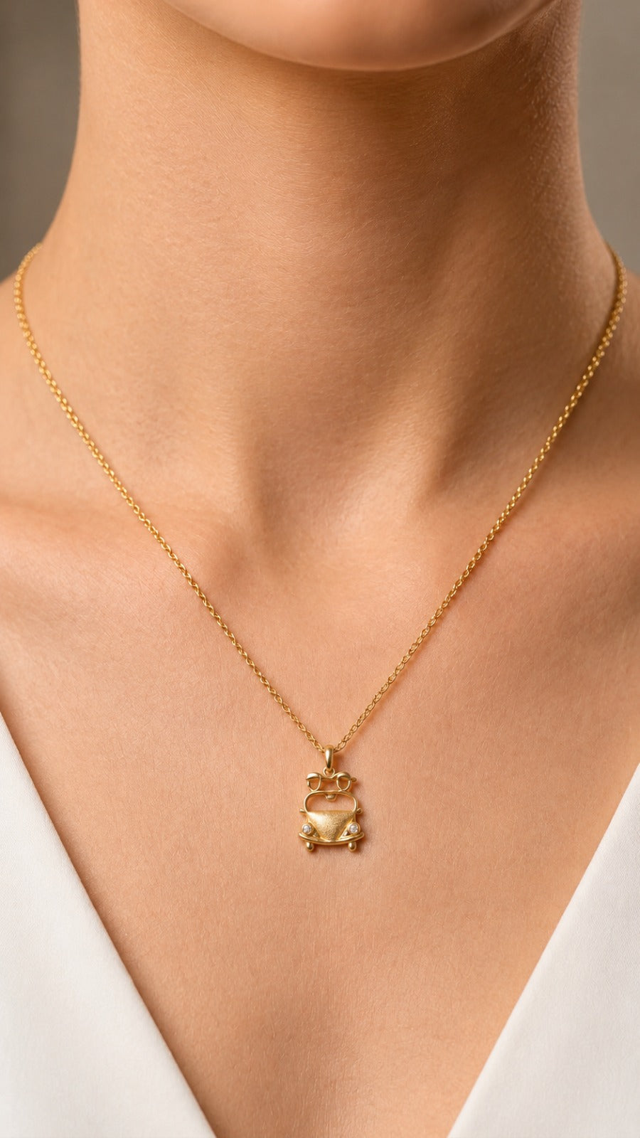 Pingente Fusca com casal em ouro amarelo