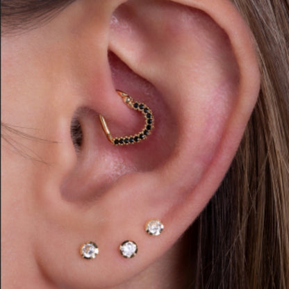 Piercing Daith Coração em Ouro Amarelo 18k-750 - Orelha Direita Cartilagem