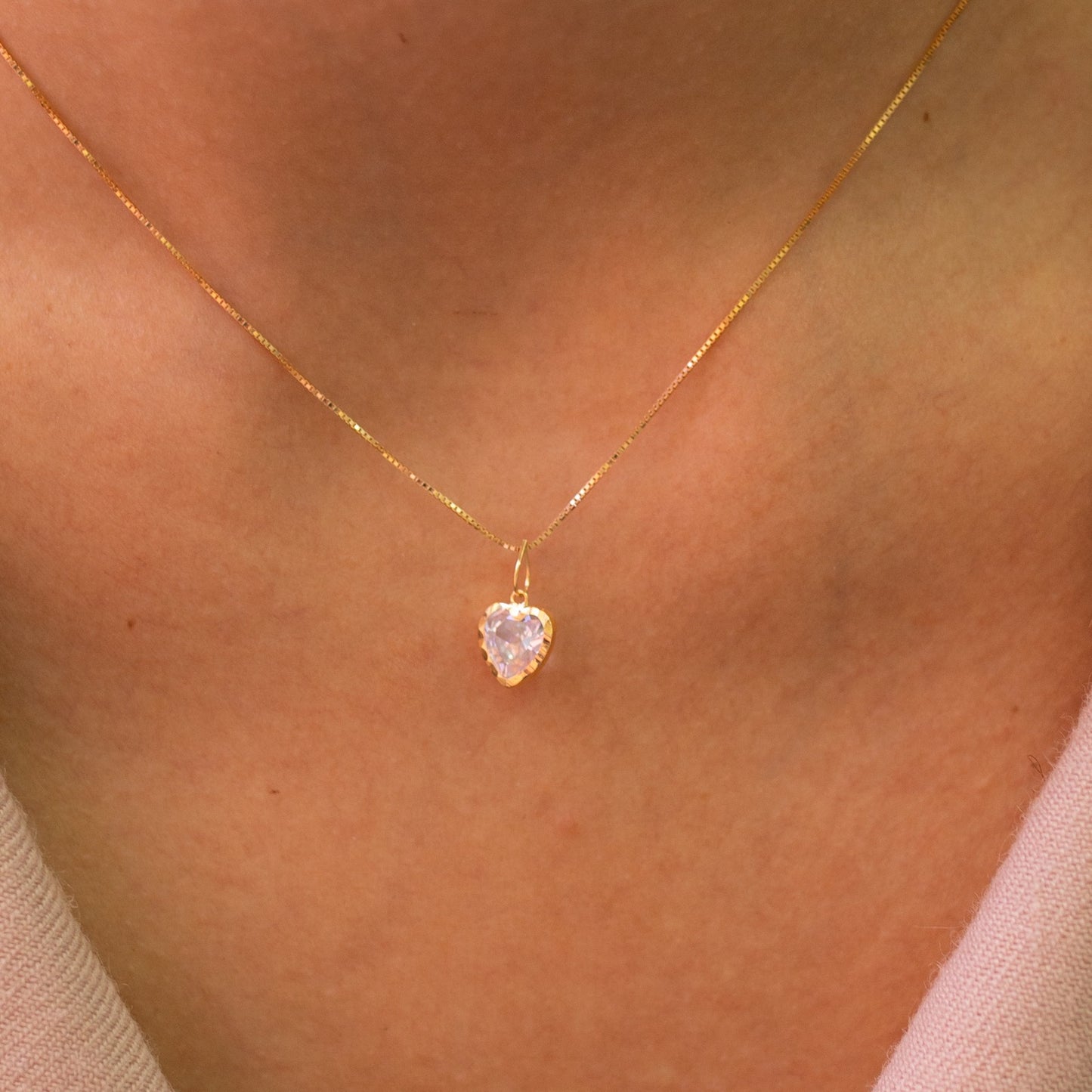 Pingente Ponto de Luz Coração em Ouro Amarelo 18k, com zircônia