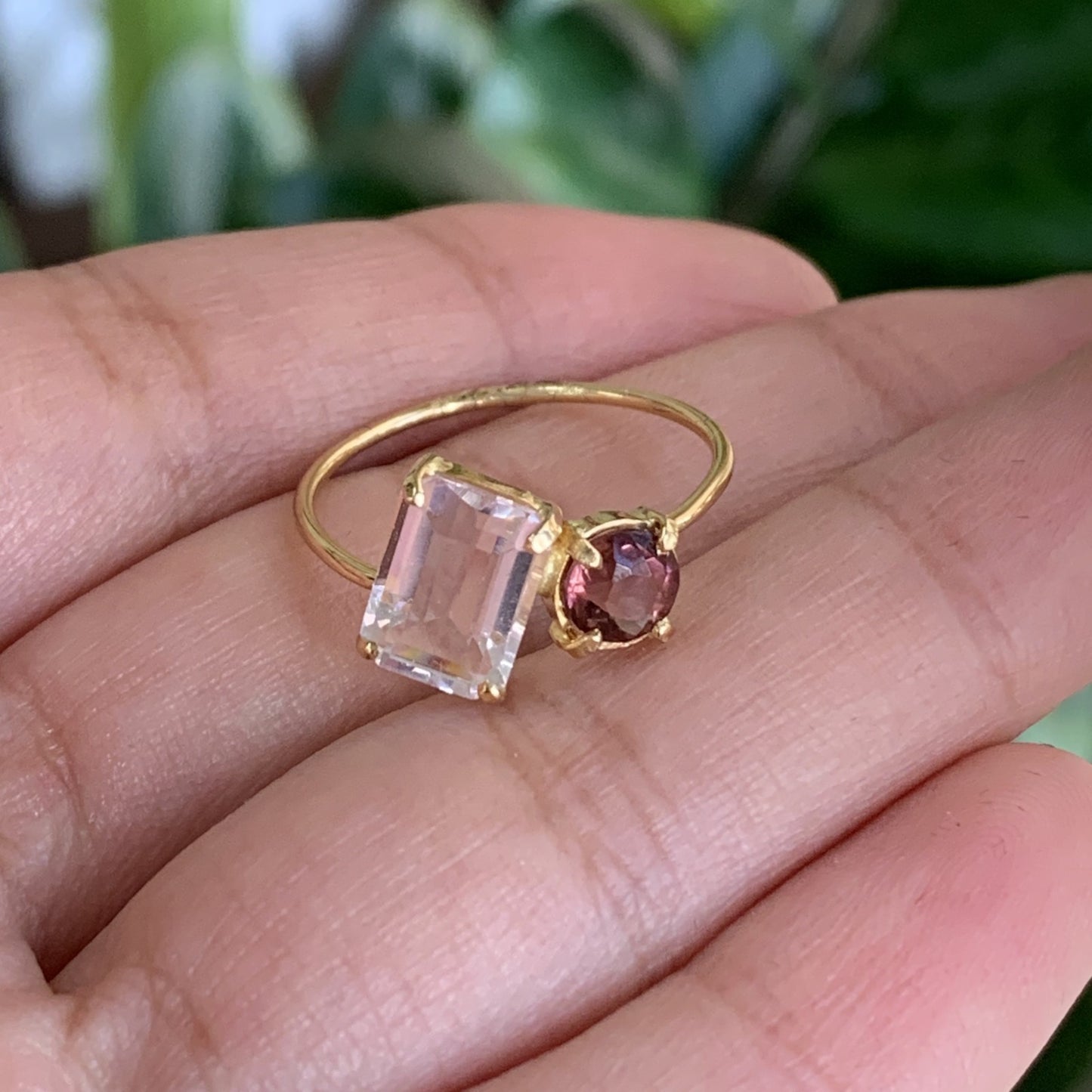 Anel Duet em Ouro Amarelo 18K-750, com quartzo rosa e quartzo violeta