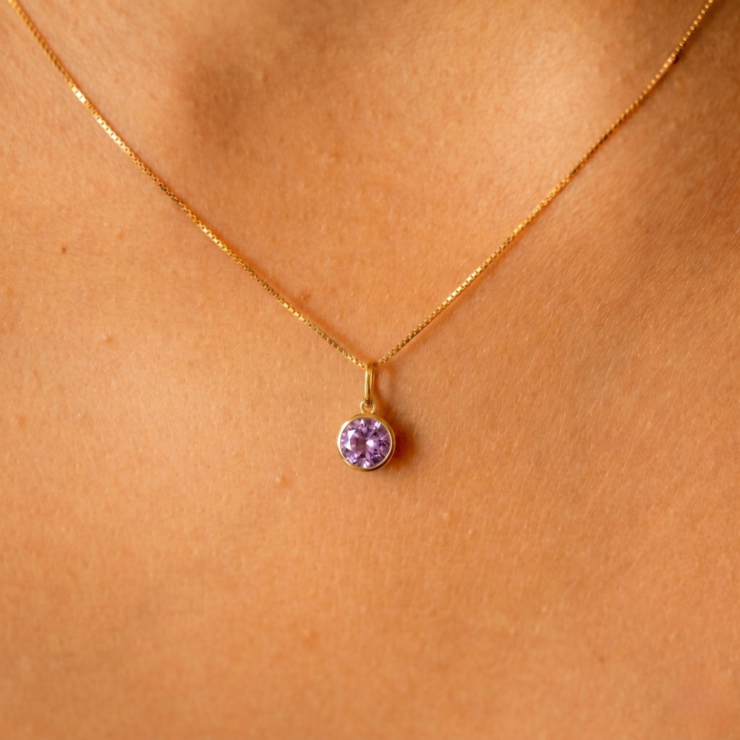 Pingente Ponto de Luz com Zircônia Branca de 6 mm Em Ouro Amarelo 18K