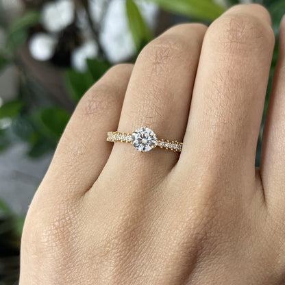 Anel Dear em Ouro Amarelo 18K-750, com zircônias