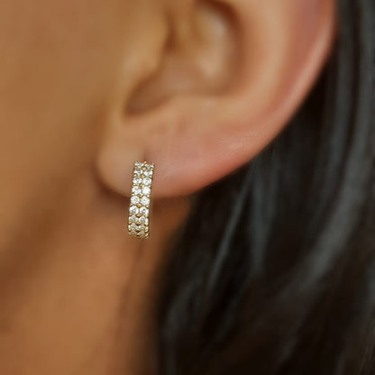 Brinco Argola Cravejada em Ouro Amarelo 18k-750, com zircônias