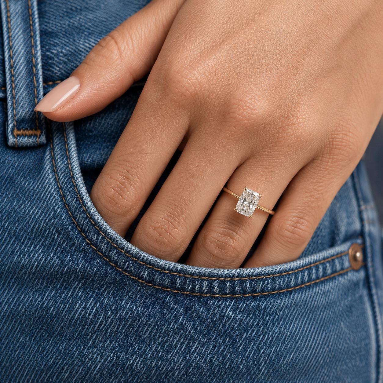 Anel Celine com moissanite retangular