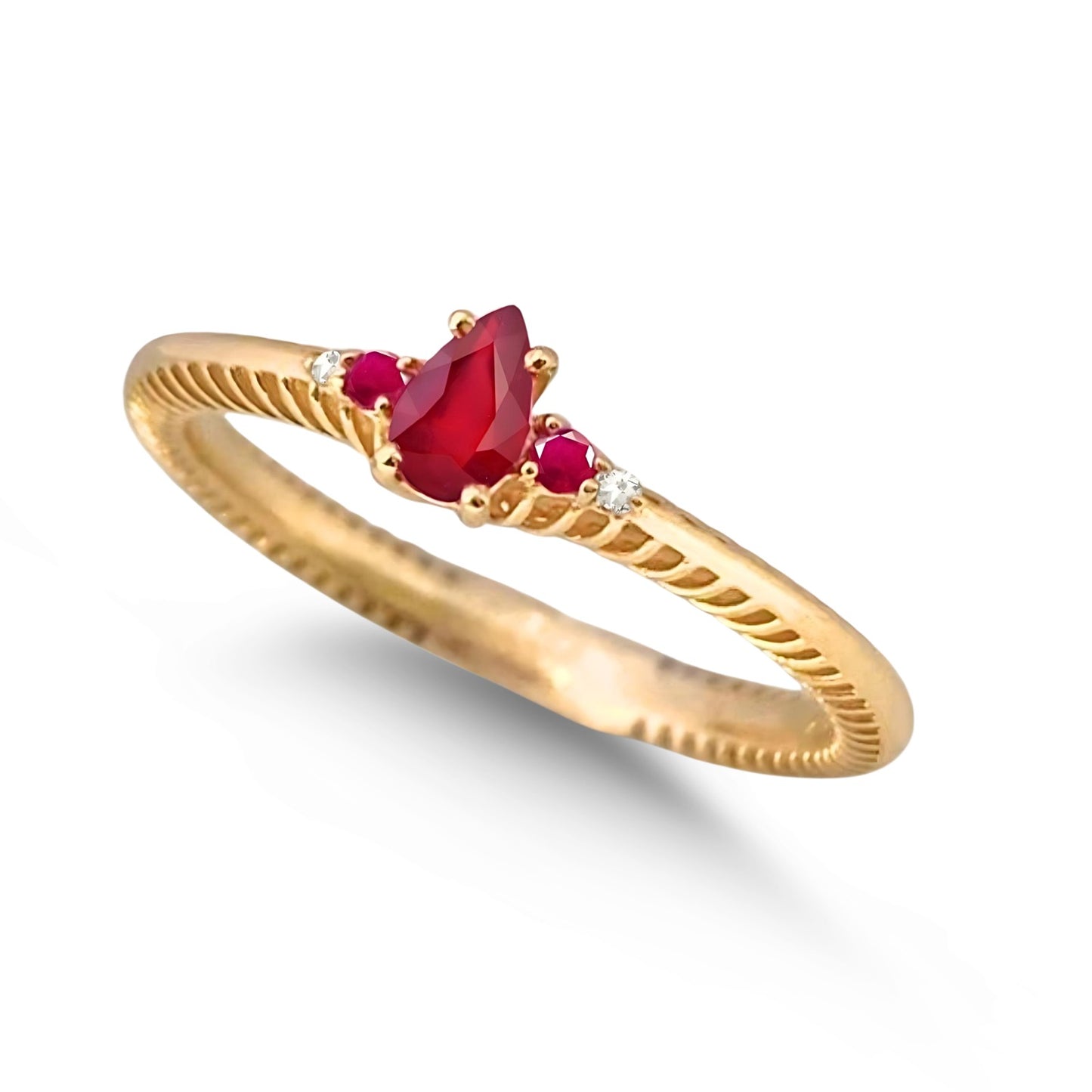 Anel Ouro Amarelo 18K Rubi e Brilhantes - Coleção Uniki MAN3527R