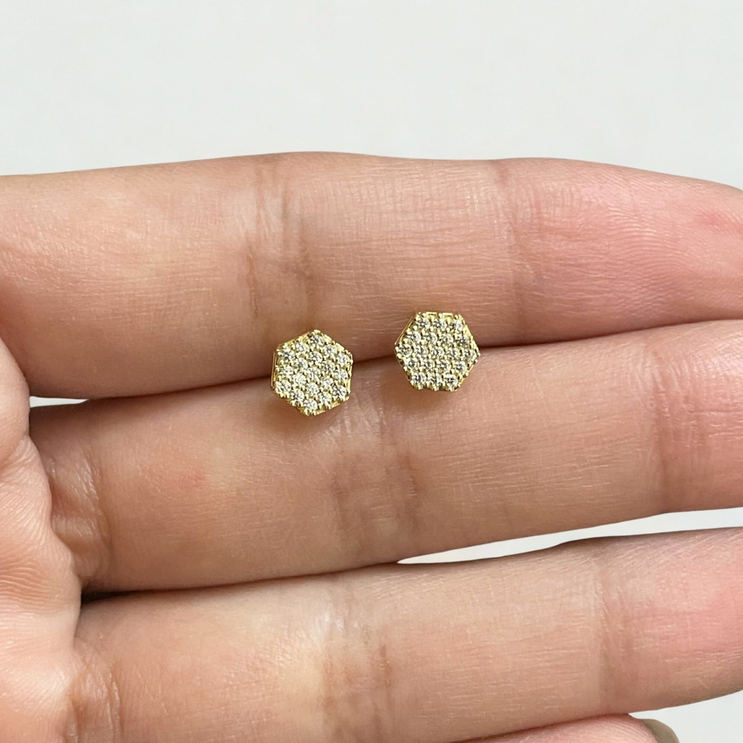 Brinco Ritz em Ouro Amarelo 18K-750, com zircônias