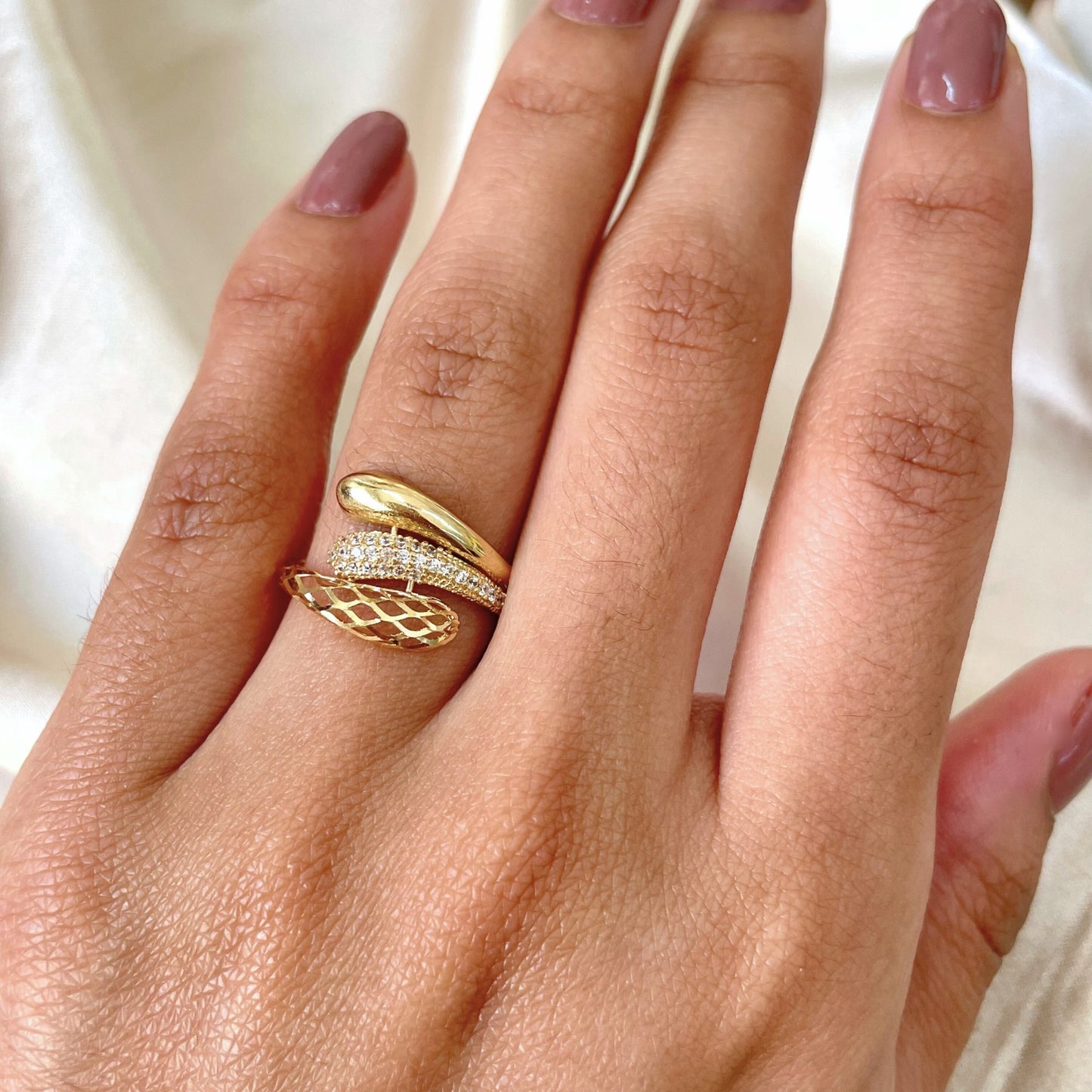 Anel Gocce D'oro em Ouro Amarelo 18K-750, com zircônias