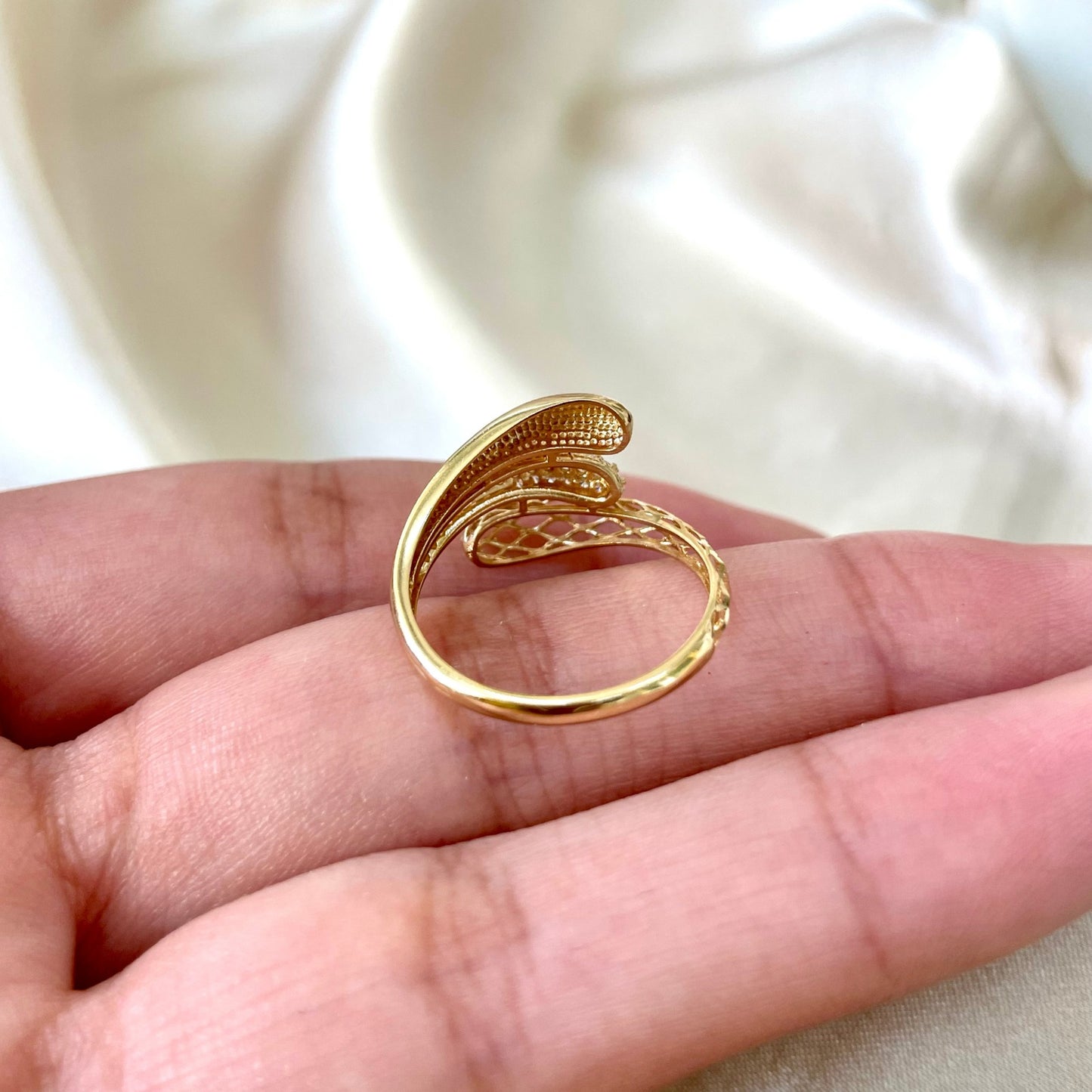 Anel Gocce D'oro em Ouro Amarelo 18K-750, com zircônias