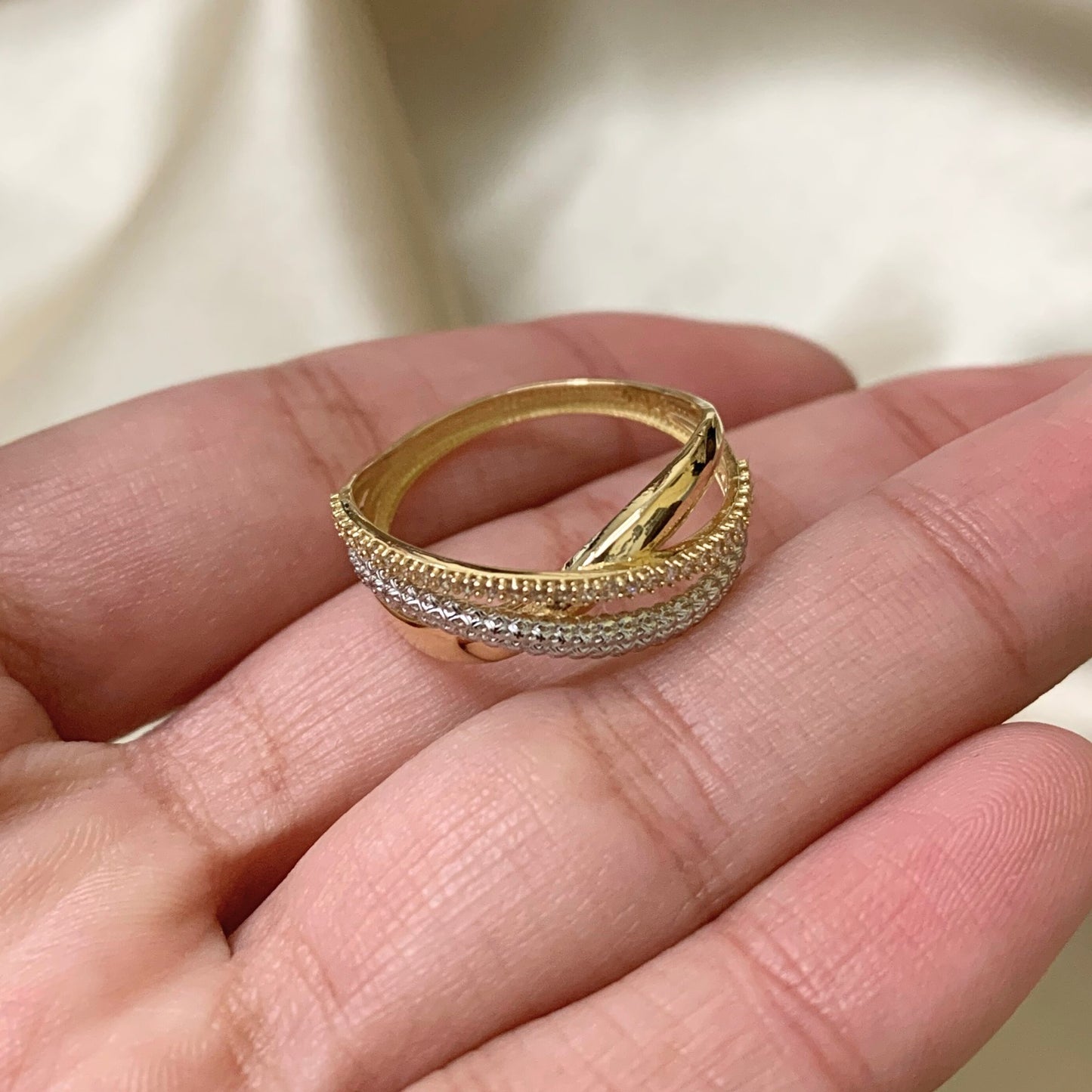 Anel OndaLuz em Ouro 18K-750, com zircônias