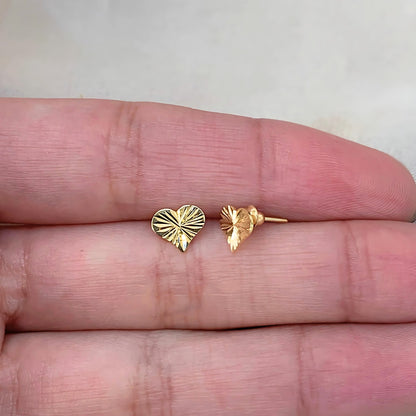 Brinco Coração Plissado em Ouro Amarelo 18K-750