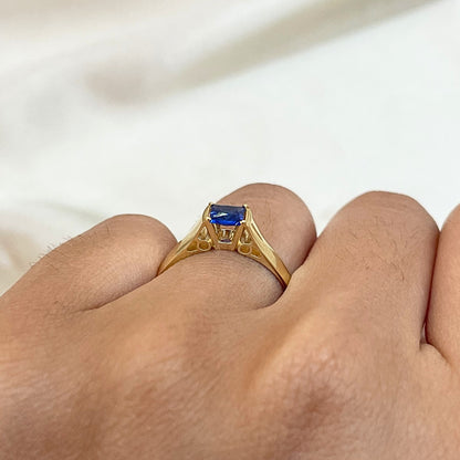 Anel Virtus em Ouro Amarelo 18K-750, com zircônia