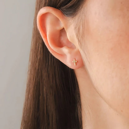 Brinco Mini Cruz com Zircônias em Ouro Amarelo 18K-750