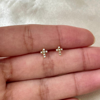 Brinco Mini Cruz com Zircônias em Ouro Amarelo 18K-750