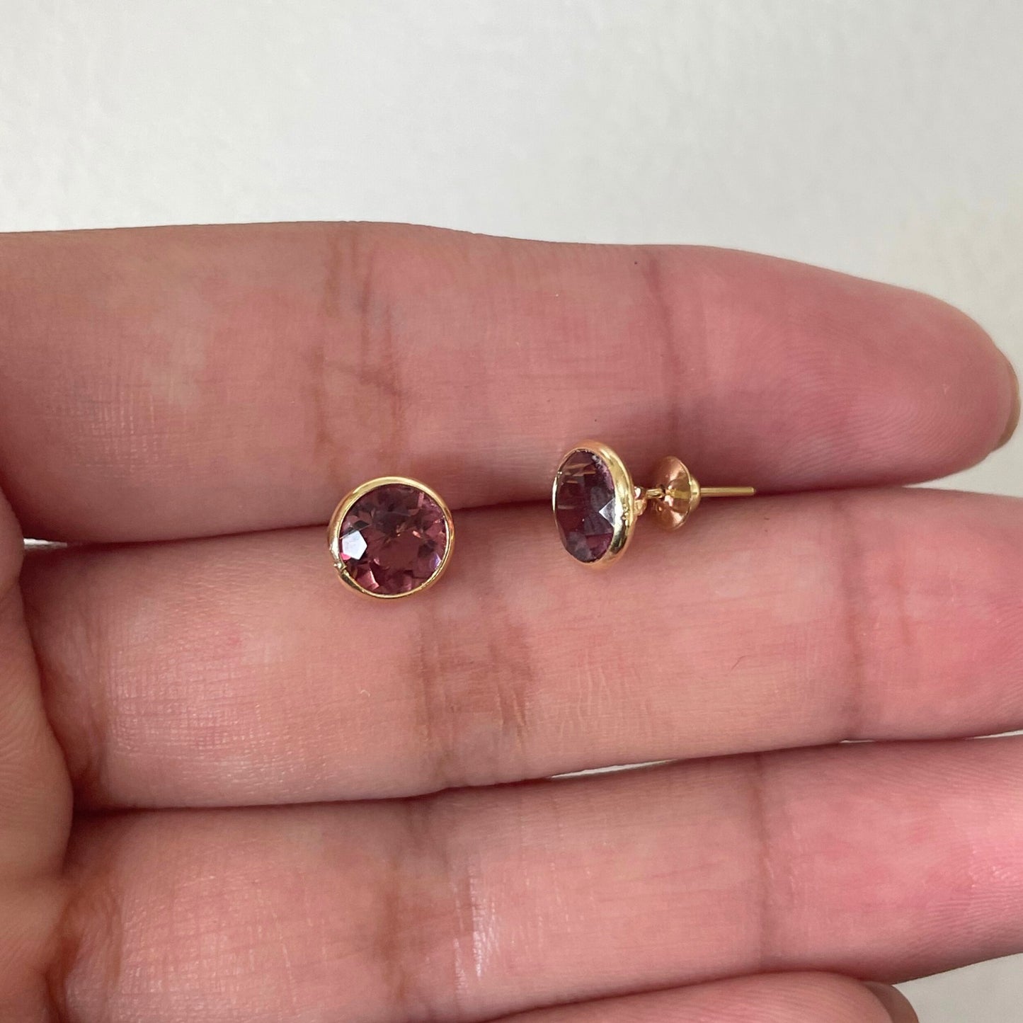 Brinco Quartzo Violeta em Ouro Amarelo 18K