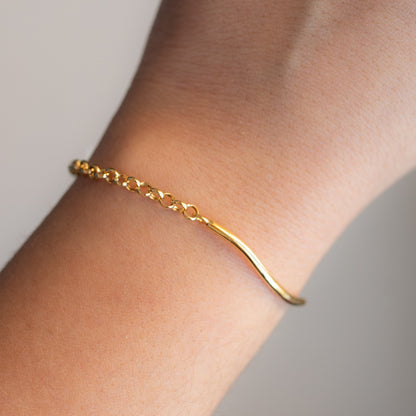Bracelete Ondulado com Elos Português em Ouro Amarelo 18K