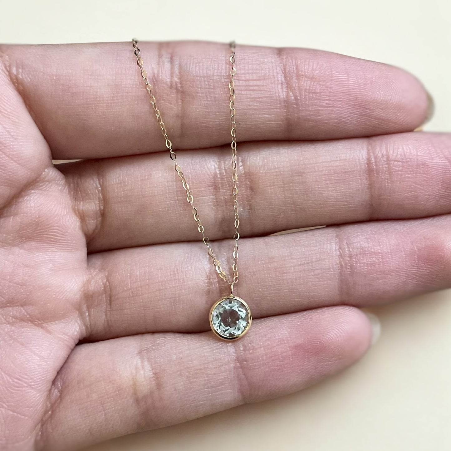 Gargantilha Soft Blue em Ouro Amarelo 18k, com água-marinha