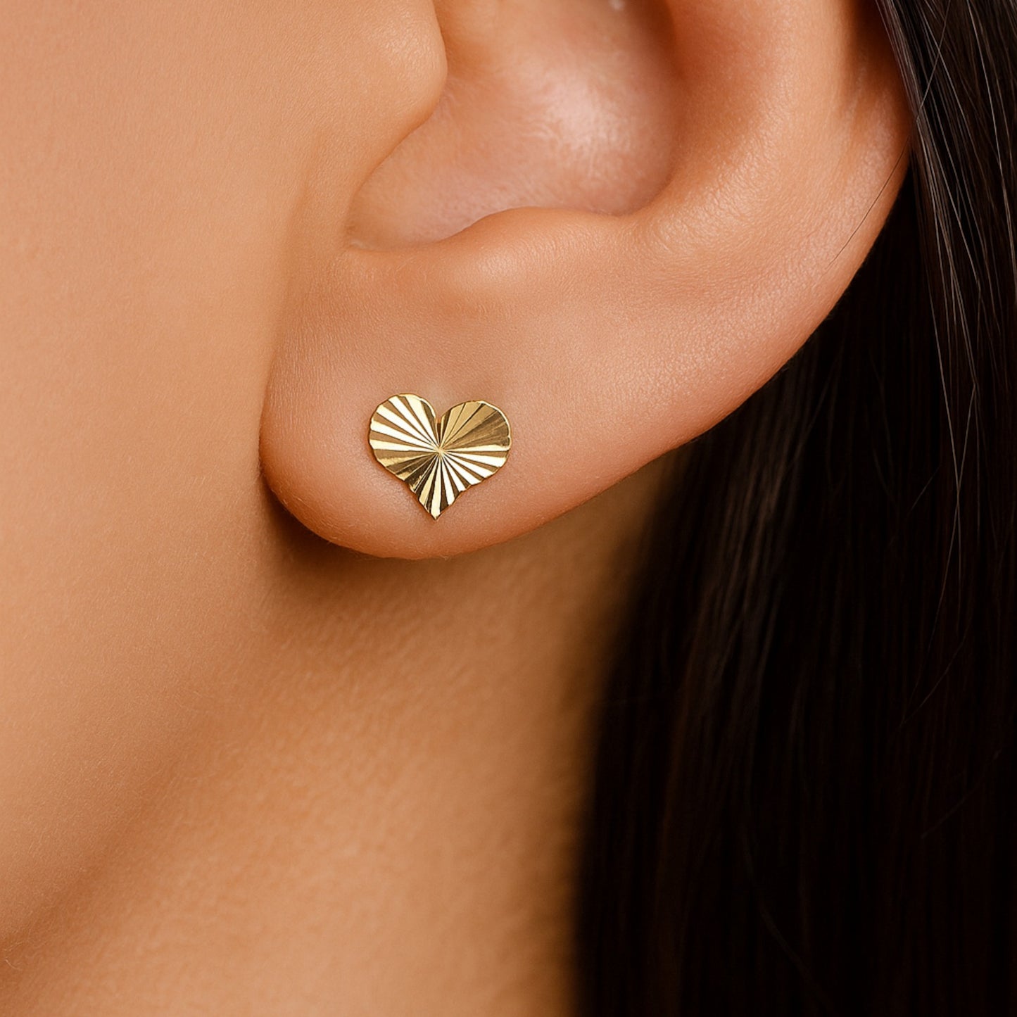 Brinco Coração Plissado em Ouro Amarelo 18K-750