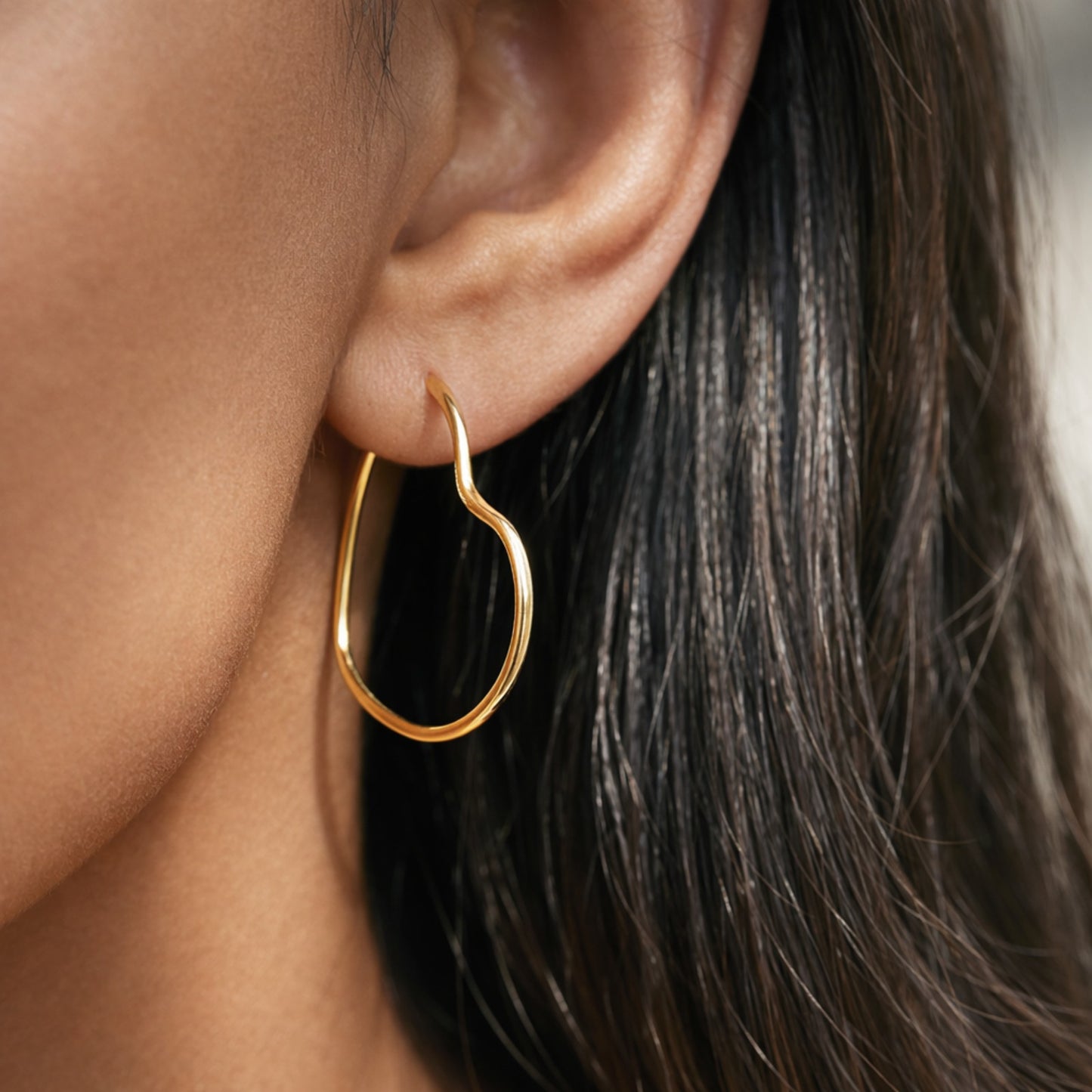 Brinco Argola Coração em Ouro Amarelo 18K-750